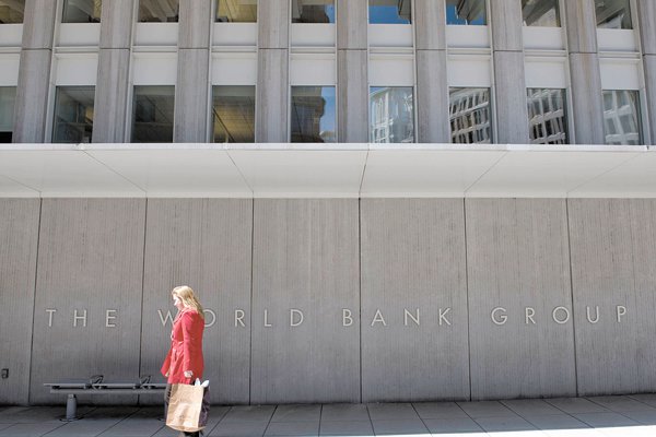 <p>Banco Mundial desautoriza a su economista jefe, Romer se desdice y pide disculpas por su poca "claridad"</p>