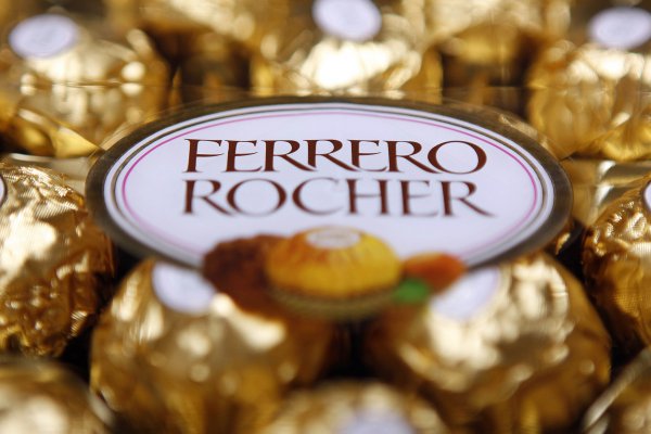 Nestlé vende negocio de golosinas en EEUU