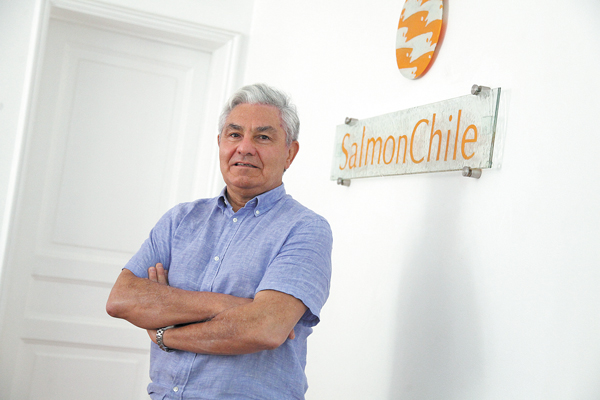 SalmonChile: "La diferencia de porqué usamos antibióticos y los noruegos no, es porque tenemos una enfermedad que ellos no tienen"
