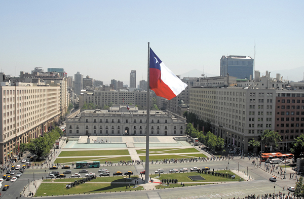 Moody´s, Fitch y Standard & Poor’s ratifican recuperación de Chile pero ponen lupa en manejo fiscal y político de Piñera