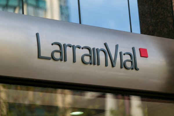 LarrainVial se la juega: prevé PIB de 4% para Chile este año y que el Banco Central intervendrá el dólar en $ 570