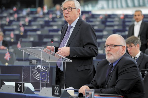 Comisión Europea propone reducir IVA hasta 0% y simplificar tributo a PYME