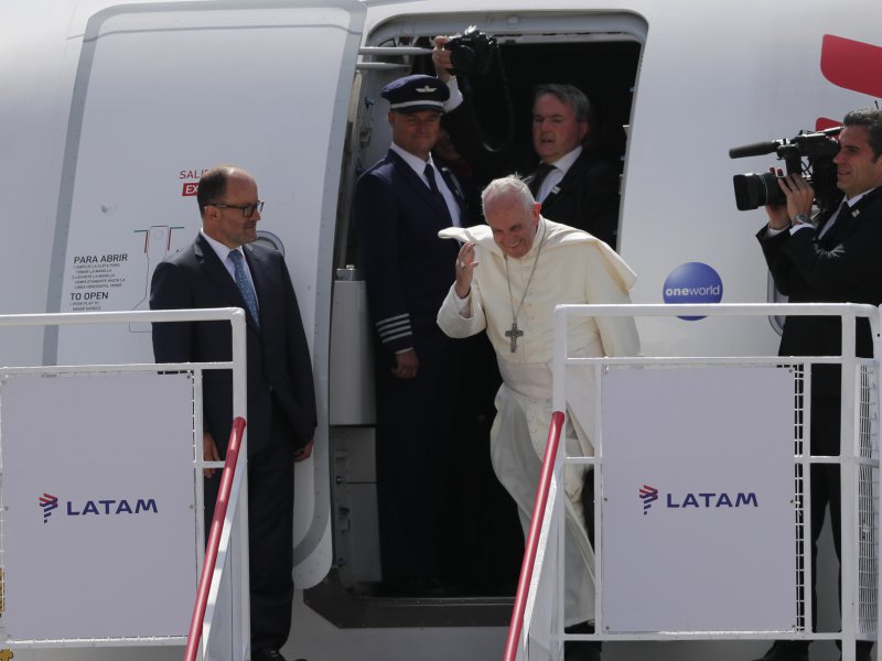 <p>En Iquique Francisco se despide de Chile</p>
