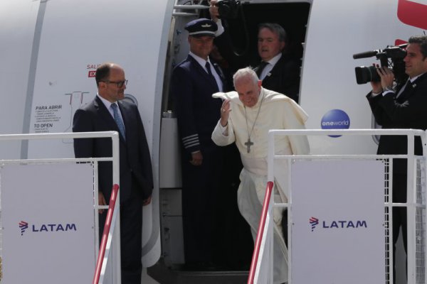 <p>En Iquique Francisco se despide de Chile</p>
