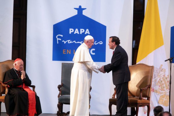 <p>Papa Francisco dirige en la UC última actividad publica en Santiago</p>