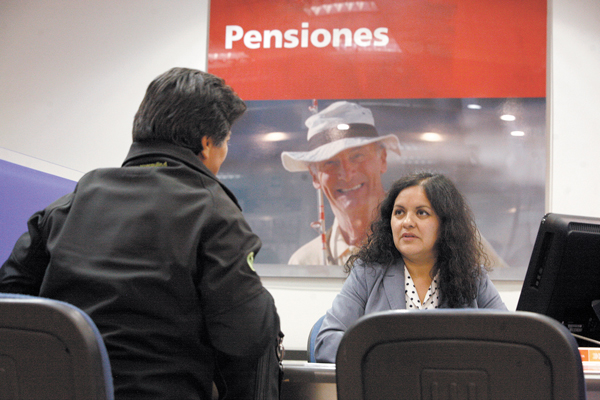 Gobierno baja urgencias a reforma de pensiones