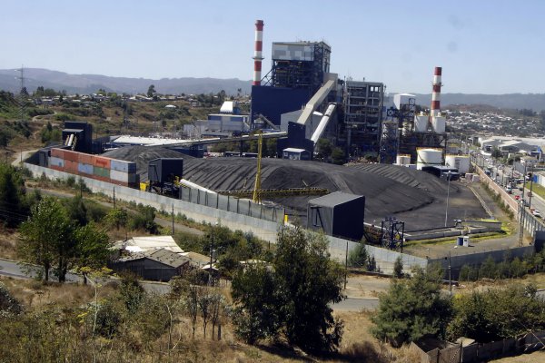 Gobierno y grandes generadoras acuerdan poner fin a construcción de centrales de carbón