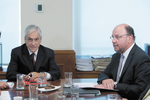 Piñera mira a Cameron: el plan estratégico de Desarrollo Social