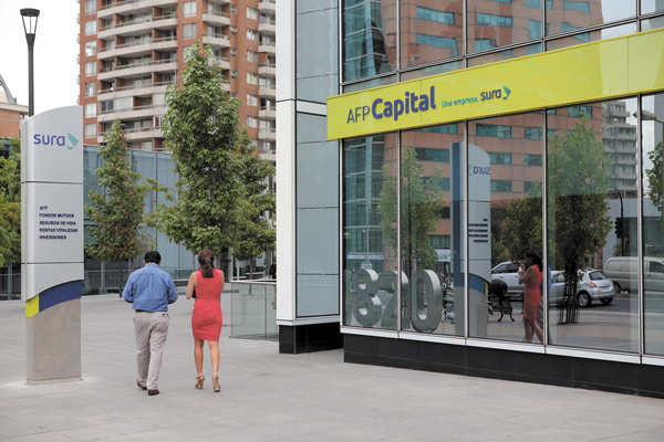 AFP Capital lleva a la Dirección del Trabajo ante la Corte de Apelaciones por servicios mínimos