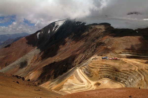 Barrick estudia posible asociación para desarrollar Pascua-Lama y reconoce deterioro de US$ 429 millones