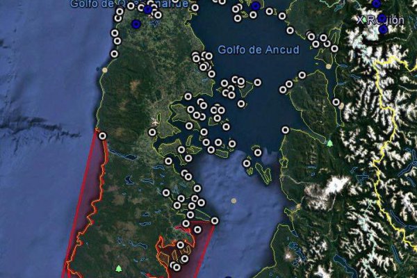 Marea roja sigue avanzando en Chiloé y autoridades amplían zona de prohibición para extraer mariscos