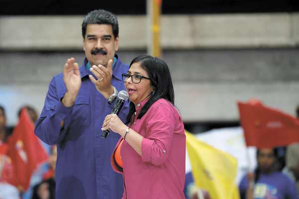 El mundo rechaza convocatoria a elecciones de Maduro