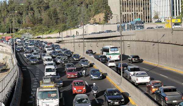Sube el costo del transporte al partir el año por cobros en vías urbanas e interurbanas