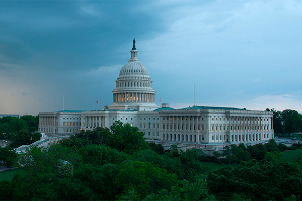 El Senado de EEUU aprueba fondos para reabrir la Administración