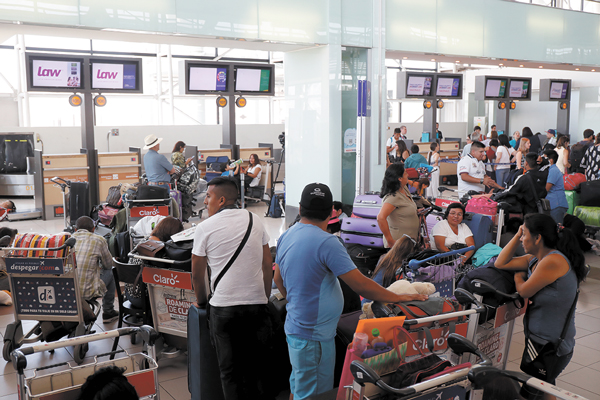 Pasajeros indignados con Law por vuelo desde República Dominicana