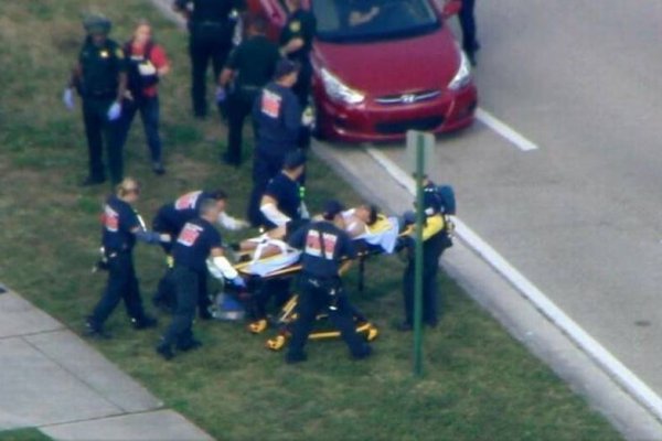Varias "víctimas mortales" en tiroteo en un colegio en Florida, EEUU