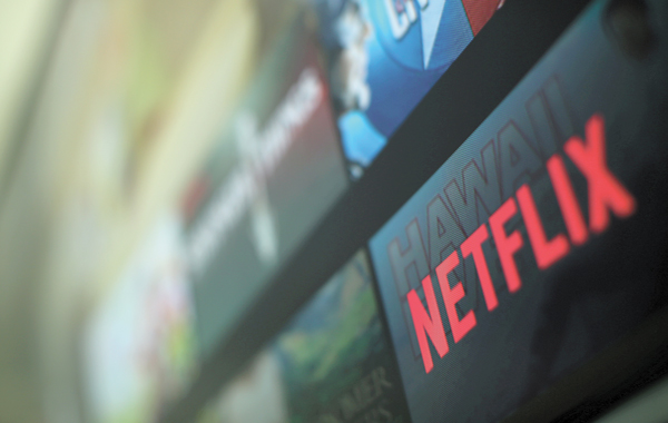 Netflix pone US$ 300 millones sobre la mesa y le arrebata a Fox al creador de American Horror Story