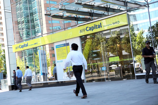 AFP Capital entregará hoy oferta final a sindicato para sellar negociación