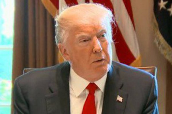Tribunal Supremo de EEUU rechaza discutir planes de Trump para eliminar protección a inmigrantes "dreamers"