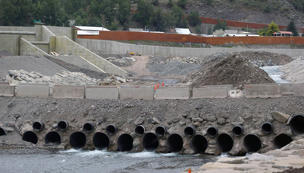 AES Gener concretaría fuerte reducción de personal tras reorganización regional