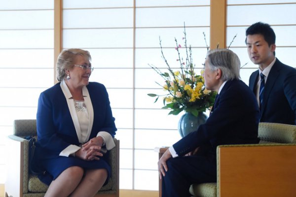 El emperador de Japón recibe a la presidenta Michelle Bachelet