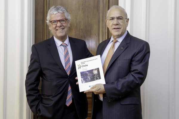 OCDE llama a Chile a aprovechar repunte de la economía para abordar baja productividad