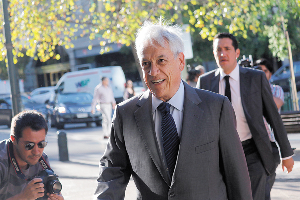 Piñera destaca la unidad al recordar ocho años del 27F