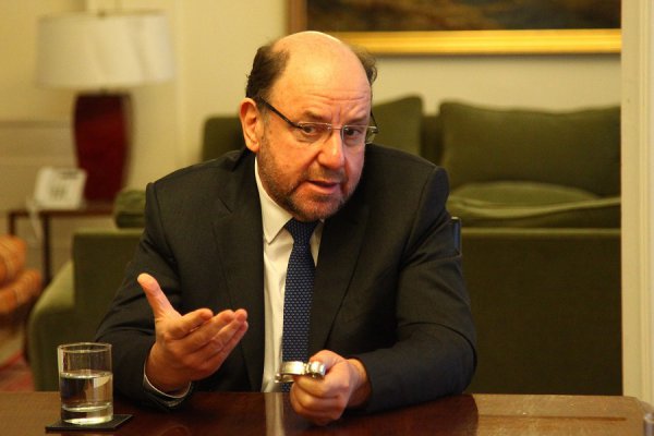 Futuros ministros oficializan salida de directorios de empresas