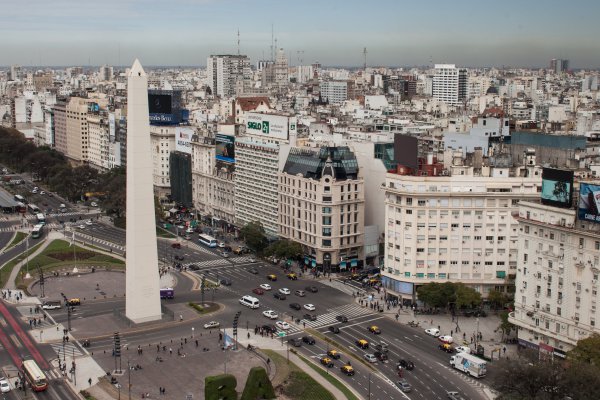 Economía de Argentina creció 2,8% el año pasado tras caer 2,3% en 2016
