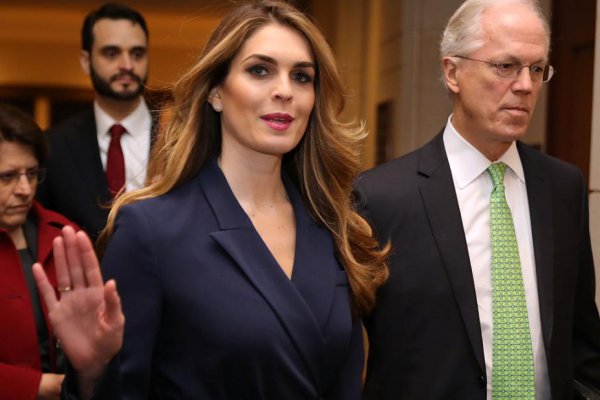 Renuncia la directora de comunicaciones de la Casa Blanca tras polémicas declaraciones
