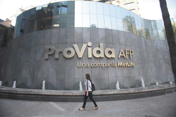 <p>Baja en comisiones impacta ingresos y reduce ganancias de AFP Provida en 2017</p>