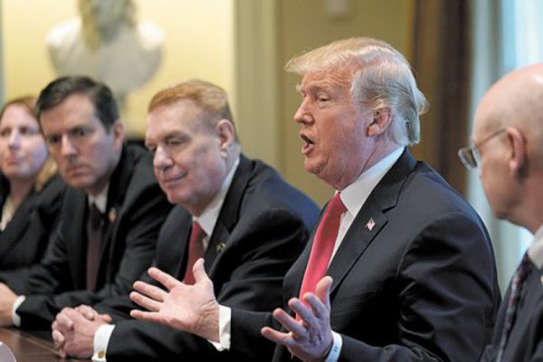 Trump cumple promesa y anuncia aranceles al acero y el aluminio