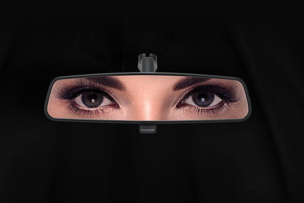 Automotrices se pelean a las mujeres de Arabia Saudita, ahora sin prohibición de conducir