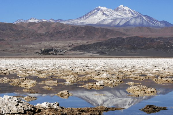 <p>Títulos de SQM repuntan al final de la sesión tras una negativa semana</p>