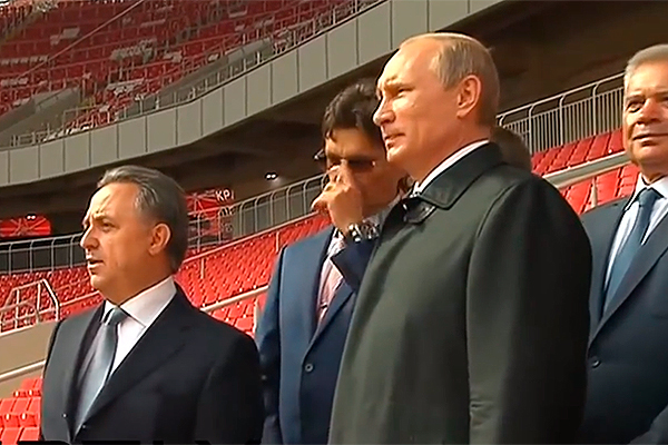 Putin juega fútbol en el Kremlin a cien días del inicio del Mundial