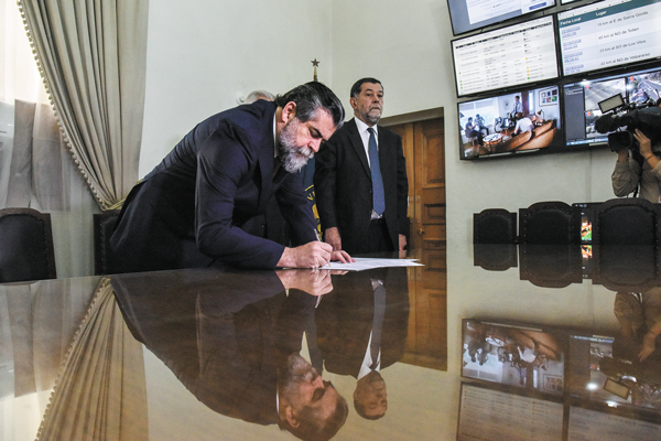 Ubilla asume como segundo en Interior y se activan descuentos para el debut de Piñera 2.0