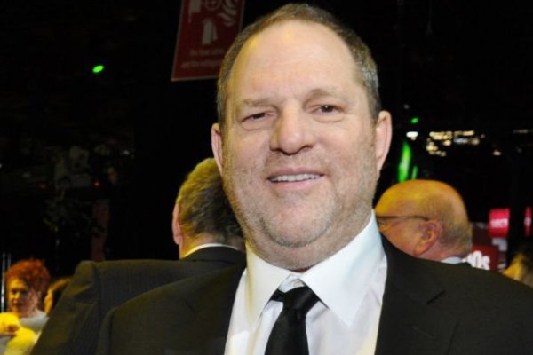 <p>Tras meses de acusaciones, la policía se prepara para arrestar a Harvey Weinstein por violación</p>