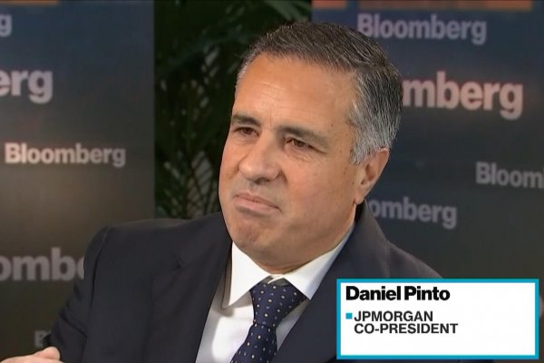 JPMorgan prevé derrumbe de 40% en mercados accionarios