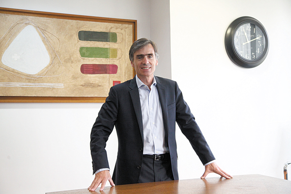 <p>Ministro de Economía vende el 100% de participación en Econsult a socios de la firma</p>