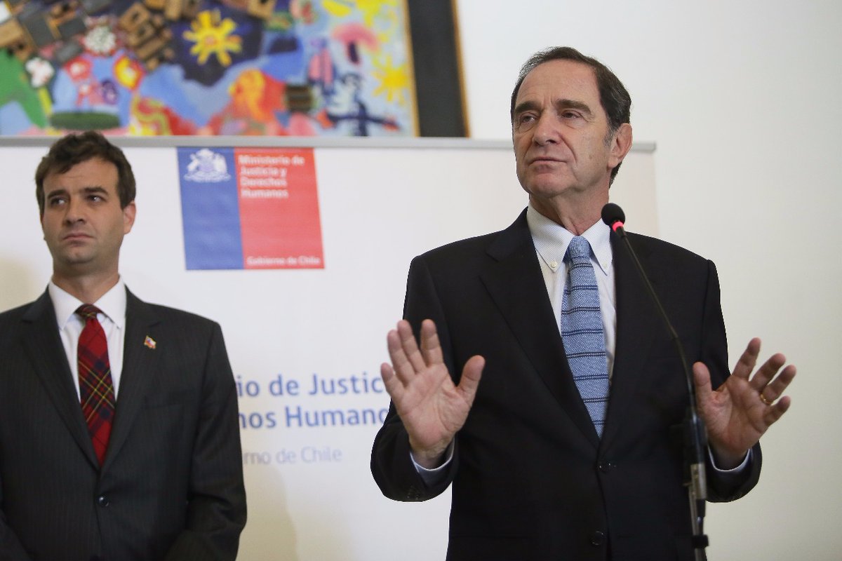 <p>Ministro de Justicia compromete nombramiento de notarios por "méritos objetivos"</p>