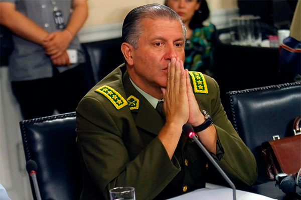 <p>Villalobos tras renuncia: “Pido perdón por aquellas acciones que puedan haber expuesto la credibilidad de Carabineros”</p>