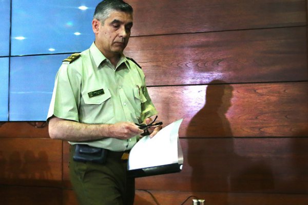 Otra renuncia en Carabineros: deja la institución el Director Nacional de Inteligencia