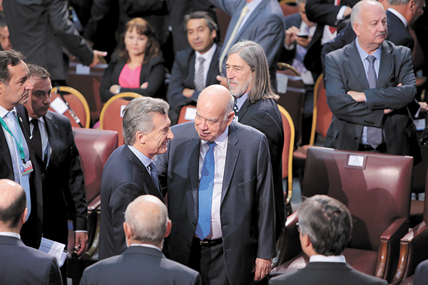 Macri plantea avanzar en la integración energética