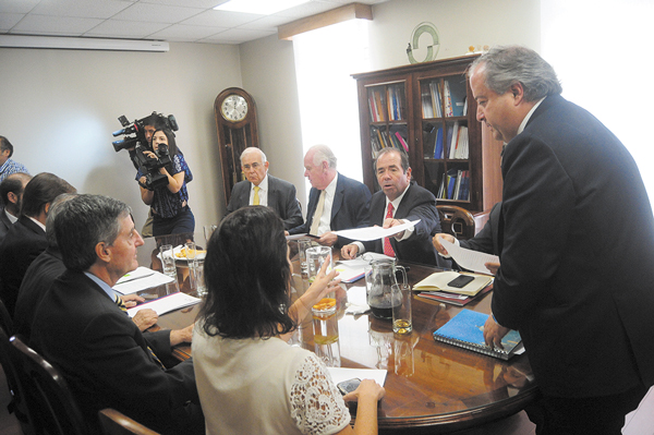 Con los empresarios, el ministro abordó la revisión de la reforma laboral y el empleo en Chile (Agencia Uno)