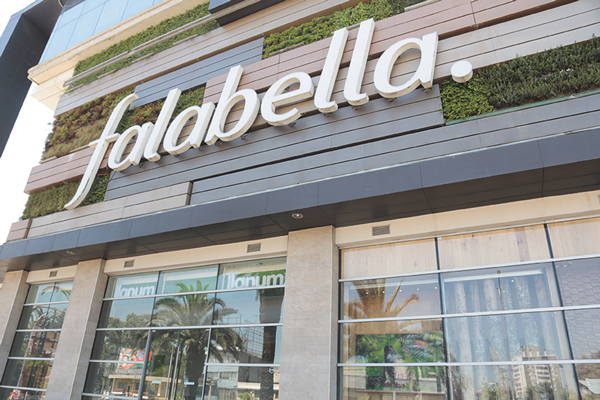 Falabella cae tras anuncio de colocación de títulos