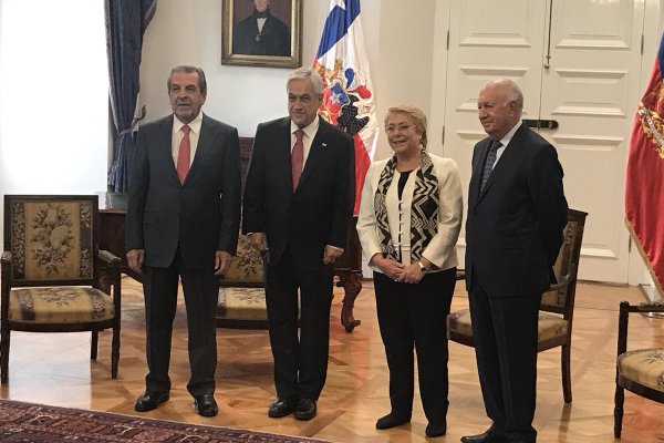 Piñera se reúne con expresidentes a días de alegatos en La Haya por demanda marítima