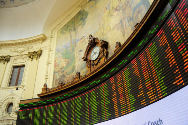 <p>El IPSA cerró a la baja arrastrado por Latam y Wall Street se quedó mixto</p>