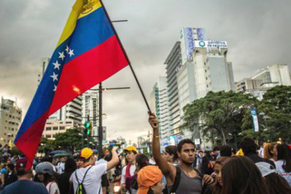 Gobierno aplica racionamiento eléctrico en cuatro estados de Venezuela