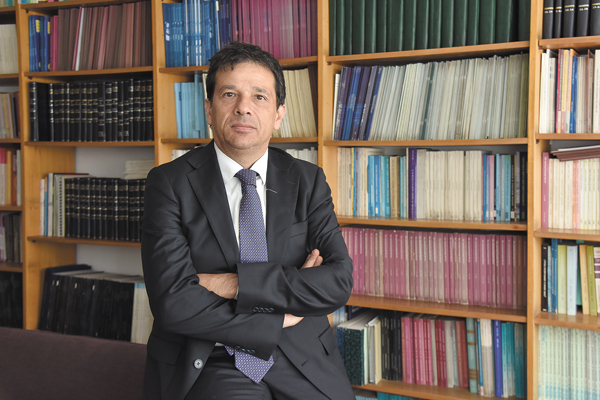 Micco: “El país no entendería una baja de impuestos a quienes más ganamos y a las empresas”