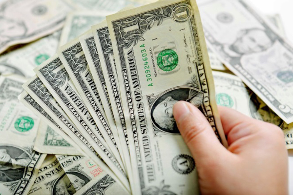 Dólar avanza cada vez hacia los $ 610 y se fortalece alrededor del mundo
